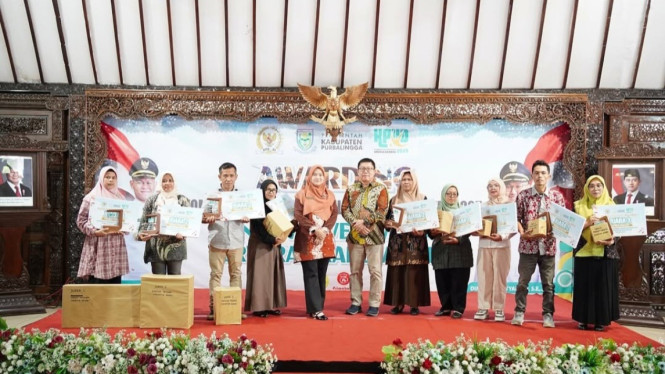 Awarding Kompetisi Produk Unggulan Daerah 2025 di Purbalingga