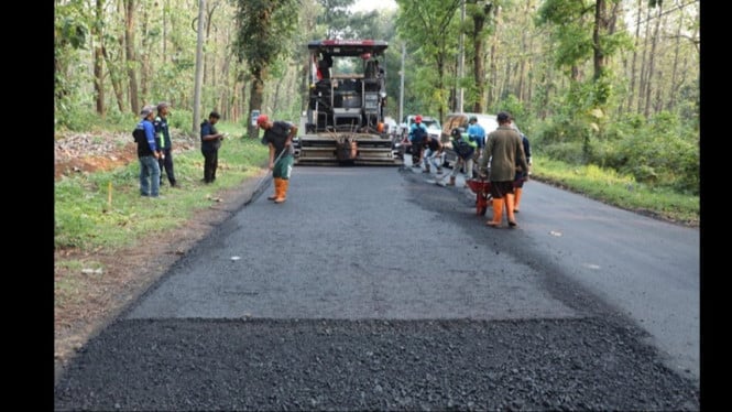 Perbaikan jalan Pemalang Bantarbolang dimulai