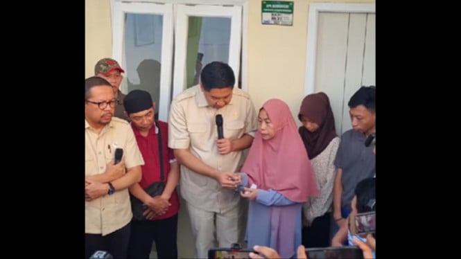Orang tua Affan terharu saat terima rumah dari pemerintah