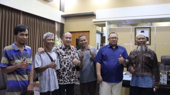 Bupati Sadewo beri bantuan untuk terdampak demo