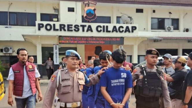 Penangkapan 12 Tersangka Aksi Demo Ricuh di DPRD Cilacap
