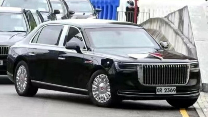 Mobil Hongqi L5 yang ditumpangi Presiden Prabowo saat di China