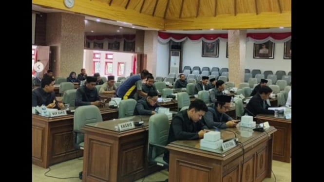Ketimpangan gaji DPRD Rembang dibanding warga mencuat