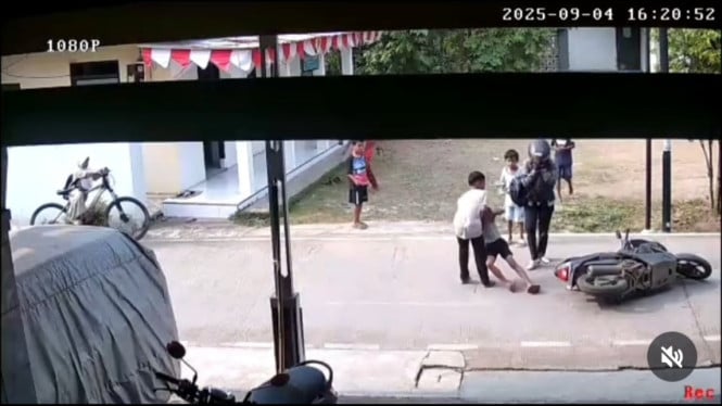Pengendara Motor Bertabrakan Bocah Lari di Comal Pemalang