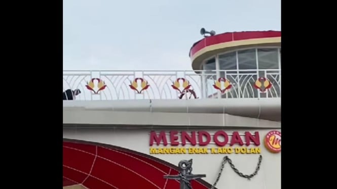 PKL menempati kios di pusat kuliner Kapal Mendoan