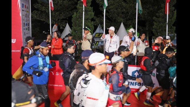 Ribuan pelari ramaikan Merbabu Sky Run 2025