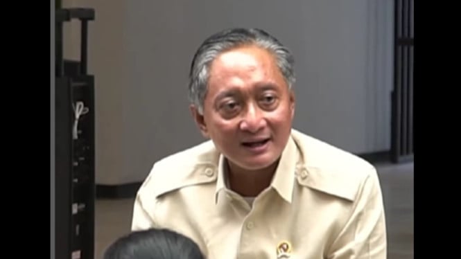 Menteri PU hanya 1 menit tinjau Gedung DPRD Brebes