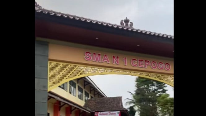 Warga geruduk SMAN 1 Cepogo Dugaan Injak Siswa