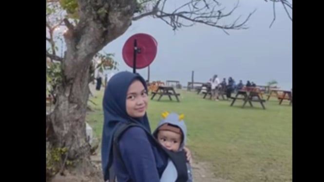 Polisi olah TKP kasus tragis ibu dan anak tewas di Pandeglang