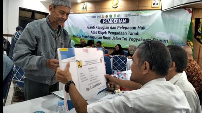 Warga Magelang terima UGR Rp9 juta untuk biaya sekolah