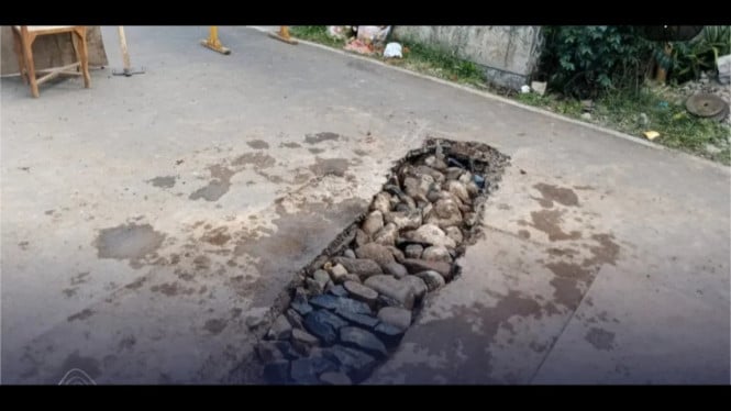 Amblas ruas jalan Pembina Purwokerto