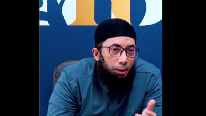 Kisah istri Ustaz Khalid Basalamah yang mualaf