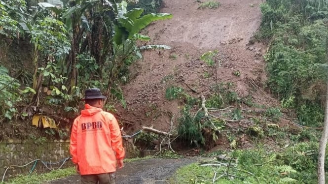 Tanah Longsor 3 Titik Lokasi di Kecamatan Pandanarum, Banjarnegara