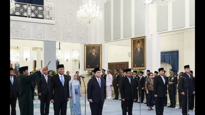 Prabowo bersama Djamari dan Agum dalam momen kenegaraan