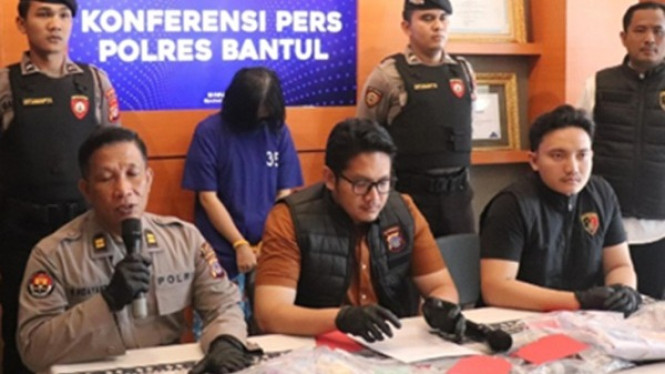Barang bukti dokter gadungan FE diamankan