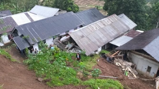 Dampak Longsor Susulan di Desa Sirau Karangmoncol