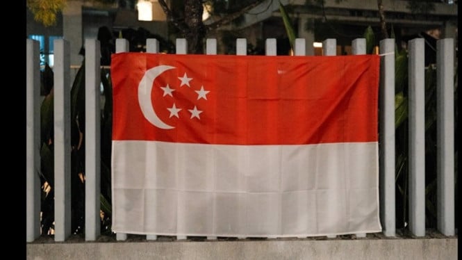 Ilustrasi Aksi Nekad Jamaludin Berenang ke Singapura