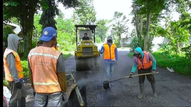Proyek pelebaran jalan Pingit Wonokerso