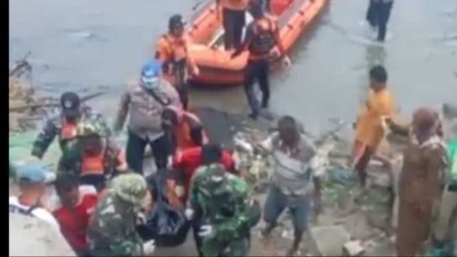 Evakuasi korban pemancing di PLTU Sluke
