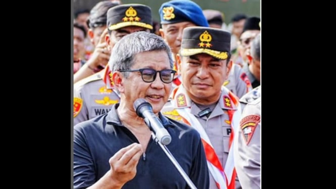 Rocky Gerung debat dengan PNS di UMKO