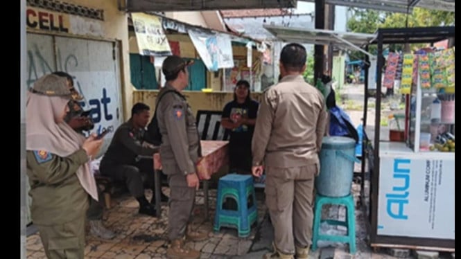 Satpol PP Ingatkan Denda Rp5 juta pemberi uang pengemis