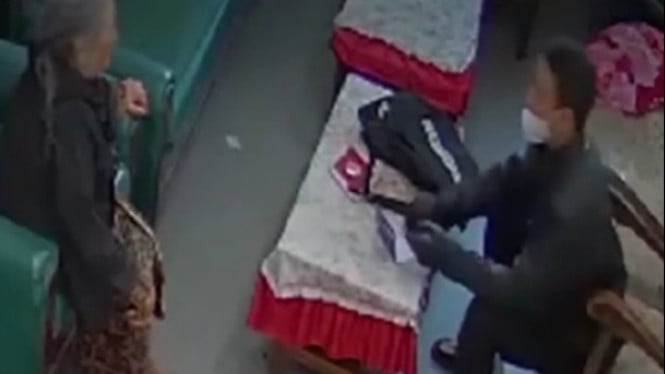 Rekaman CCTV menunjukkan aksi cepat penipuan di Boyolali