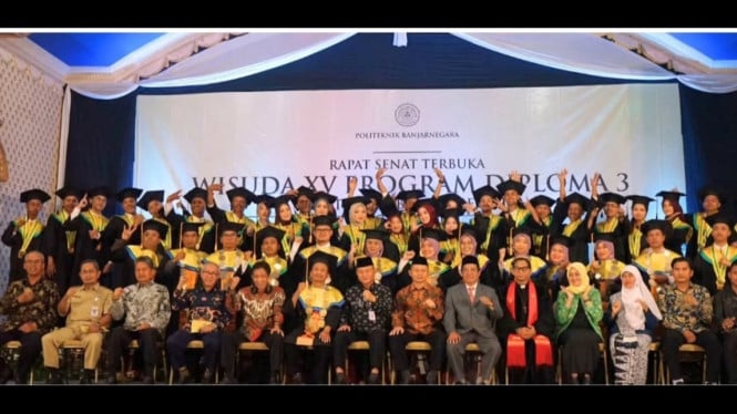 Wisuda 94 Mahasiswa Politeknik Banjarnegara