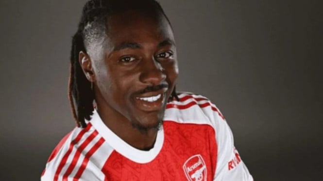 Eberechi Eze pencetak gol untuk Arsenal
