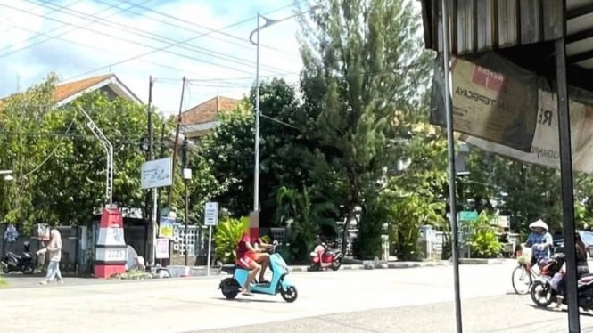 Pengguna Sepeda Listrik Marak di Jalan Raya Cilacap