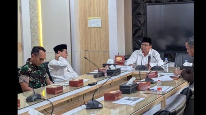 Antrian kapal di Pelabuhan Sluke Rembang