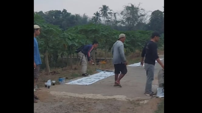 Spanduk protes warnai Hari Tani di Purworejo