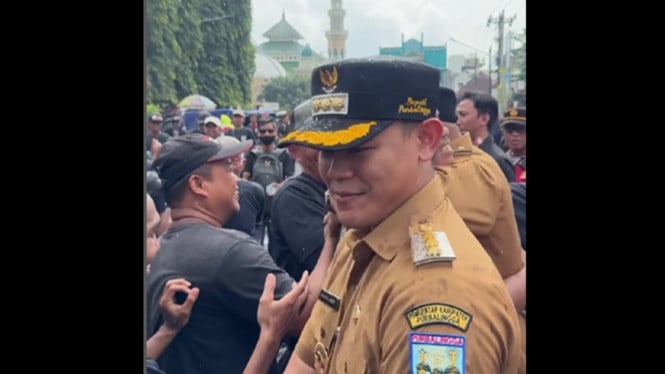 Warga Purbalingga gelar aksi damai di pendopo