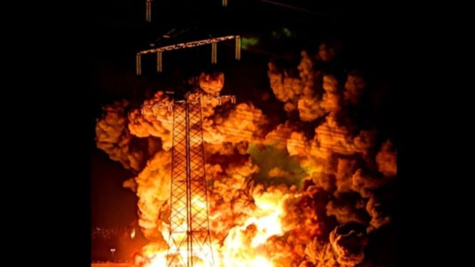 Ilustrasi Kobaran api di Kilang Pertamina Dumai