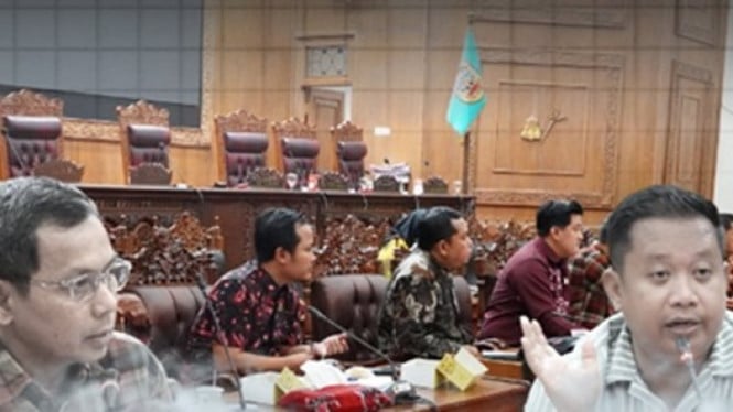 Rini Susilowati hadir di rapat Pansus DPRD Pati