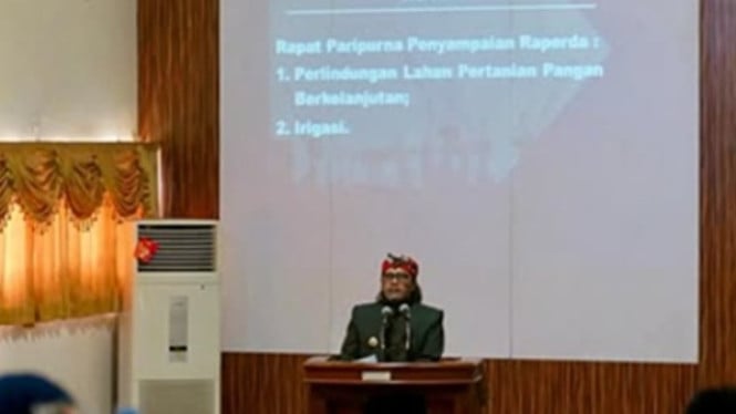 Bupati Agus bahas 2 Raperda penting