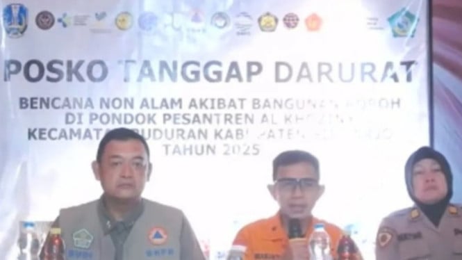 Direktur Basarnas Yudhi Bramantyo memberikan keterangan