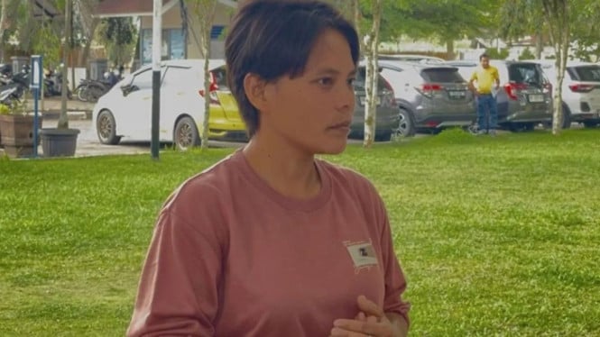 Nur Amira saat diwawancarai awak media