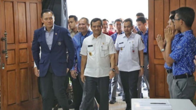 Gubernur Jateng Ahmad Luthfi saat kunjungan kerja