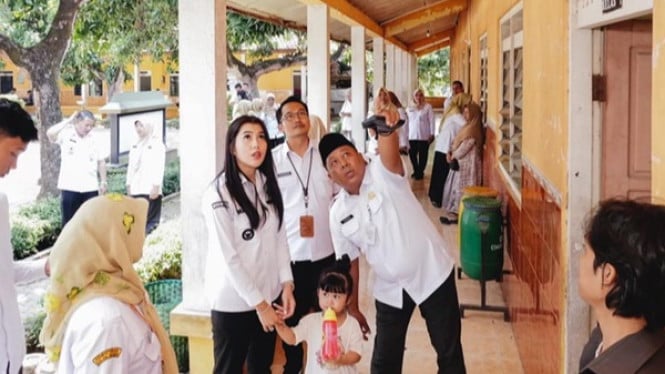 Wabup Kudus Bellinda tinjau ruang kelas rusak