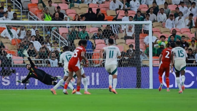Gol Penalti Kevin Diks