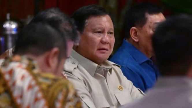 Prabowo memimpin rapat di kertanegara
