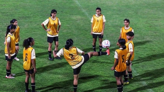 Pesepak bola Timnas U-17 Putri