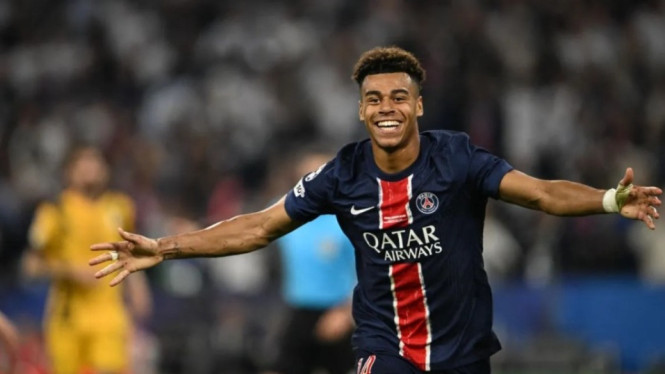 Penyerang Paris Saint-Germain, Desire Doue