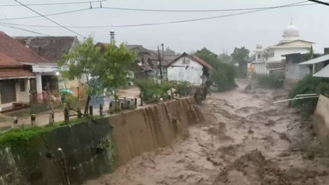 Banjir bandang terjang dua kecamatan di Brebes, Jawa Tengah