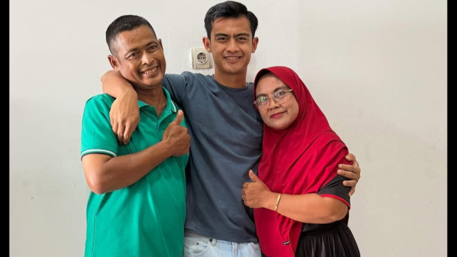 Pratama Arhan dan orang tuanya