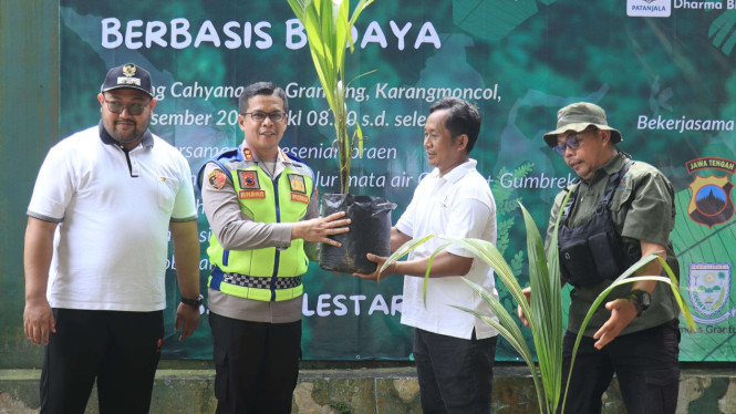 Polres Purbalingga Tanam Ribuan Pohon