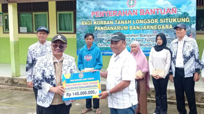 PGRI Jateng Bergerak Bantu Penyintas Longsor Pandanarum Banjarnegara