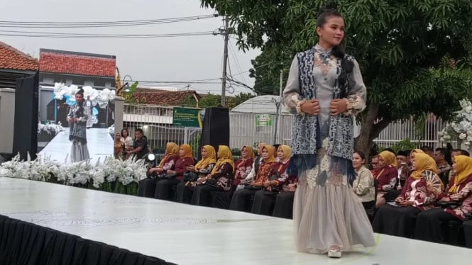 Peragaan busana batik di Lapas Perempuan Bulu Semarang