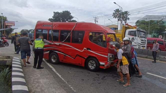 Peristiwa kecelakaan angkot di Kabupaten Semarang, Jawa Tengah