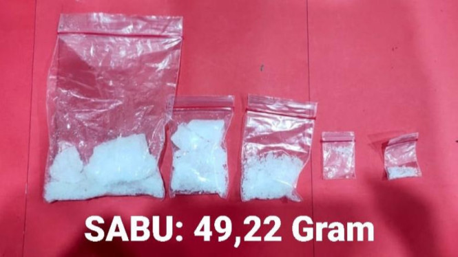 Polresta Banyumas mengamankan tersangka pengedar sabu dengan barang bukti 49,22 gram di Karangklesem